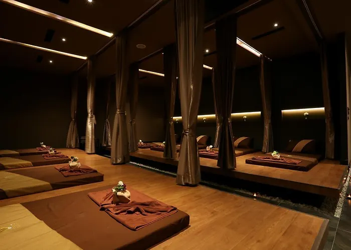 Grand Sukhumvit Отель