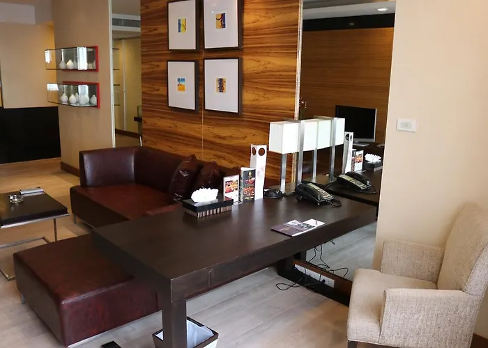 Grand Sukhumvit Отель